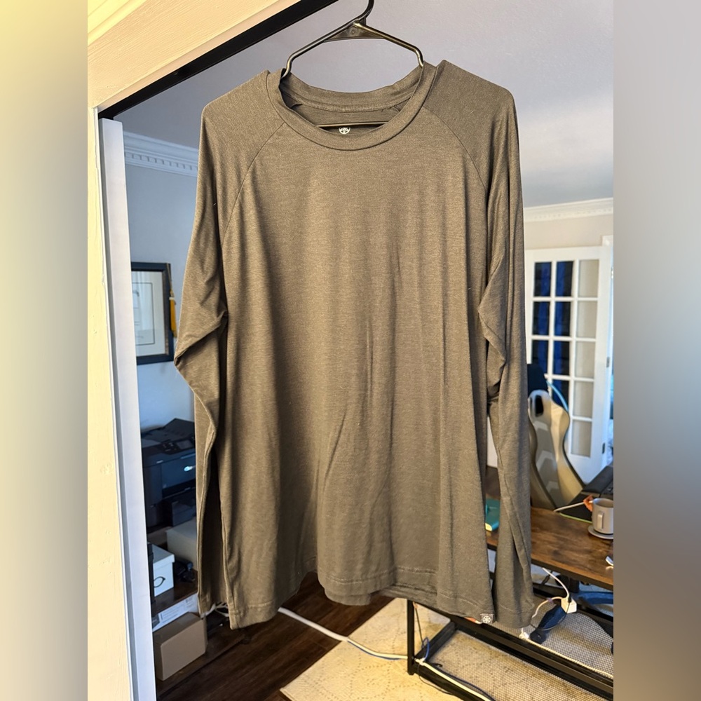 GAIAM Men’s long sleeve shirt